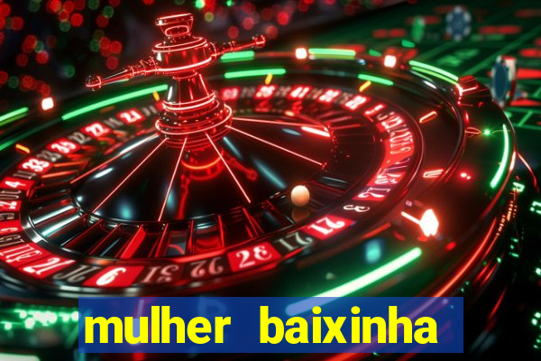 mulher baixinha transando com homens altos