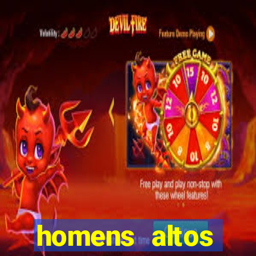 homens altos sarados pelados