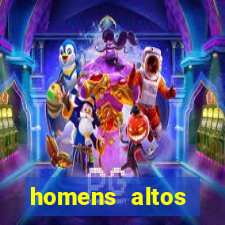 homens altos sarados pelados