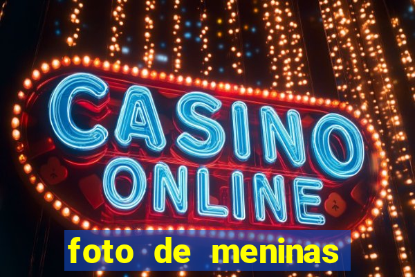 foto de meninas cacheadas no espelho