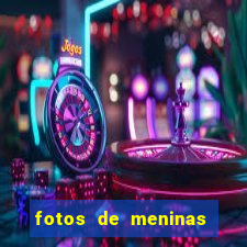 fotos de meninas fake cabelo cacheado